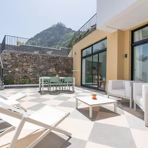 https://studios-by-aqua-natura-hotels.madeira-islandshotels.com